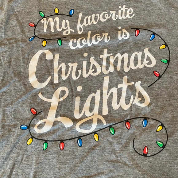 Holiday Time Tops - Women’s tee sz 1X 16/18 gray My Favorite Color Is Christmas Lights Very soft EUC